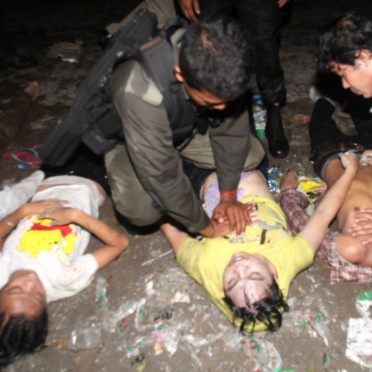 Десетки жертви в смъртоносна блъсканица в Пном Пен