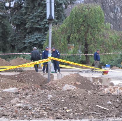 Боен снаряд изненада днес работниците, които ремонтират централния площад в Русе