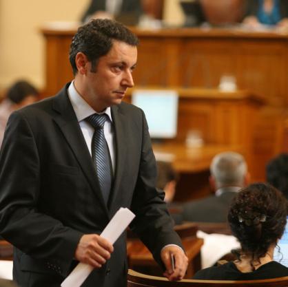 Яне Янев по време на парламентарен контрол
