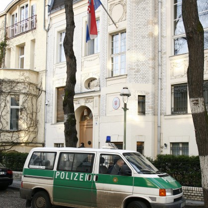 Това е първият път, в който хърватското посолство в Берлин става обект на заплаха