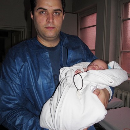 Последното българско бебе за 2010 г. – малкия Георги Савов, който се роди на 31 декември в 23.25 ч. в Русе