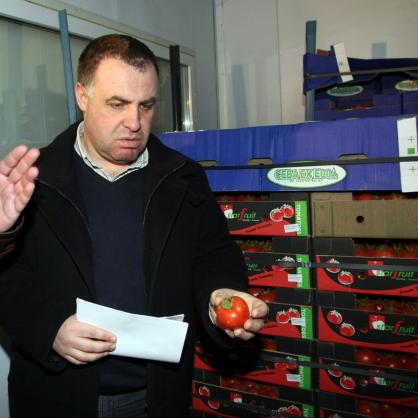 Мирослав Найденов извърши проверка в Борсата за плодове и зеленчуци в Слатина