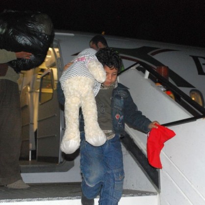 Български самолет евакуира бежанци от либийско-тунизийската граница