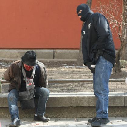 Служители на ГДБОП задържаха в центъра на столицата двама мъже