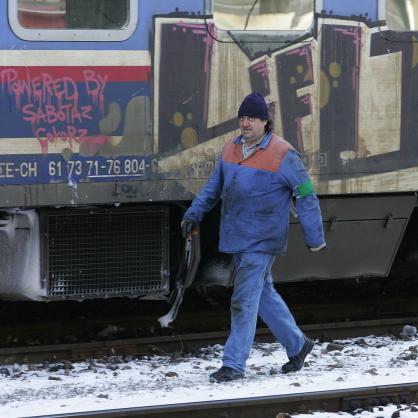 Влаковете ще спрат за час заради стачка на железничарите