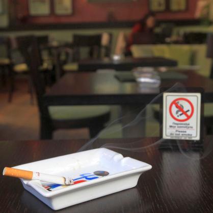 Засилват проверките срещу пушеното в заведения