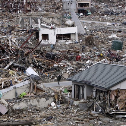 Останките след цунамито в Япония