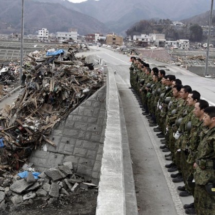 Япония месец след катастрофалното земетресение