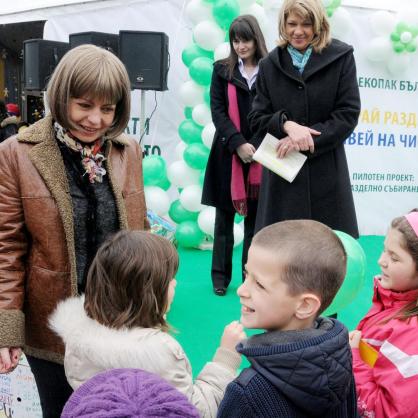 В парка „Заимов” дойдоха кметът Йорданка Фандъкова и министърът на околната среда и водите Нона Караджова