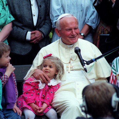 Йоан Павел ІІ общуваше пряко с хората