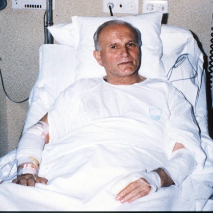 Йоан Павел ІІ след атентата срещу него
