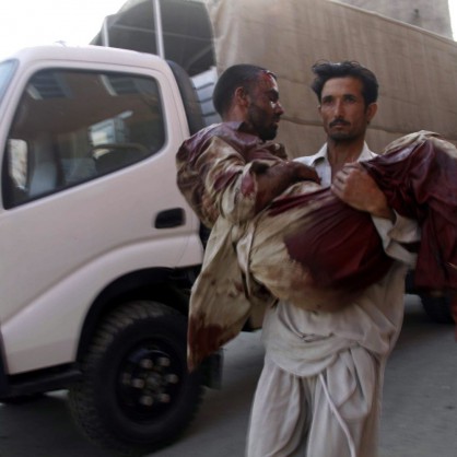 Най-малко 70 жертви при двоен атентат в Пакистан
