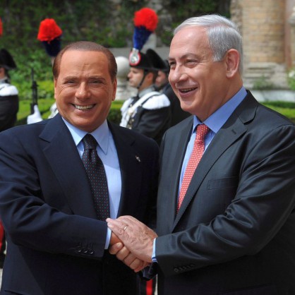 Министър-председателят на Израел Бенямин Нетаняху разговаря с италианския премиер Силвио Берлускони