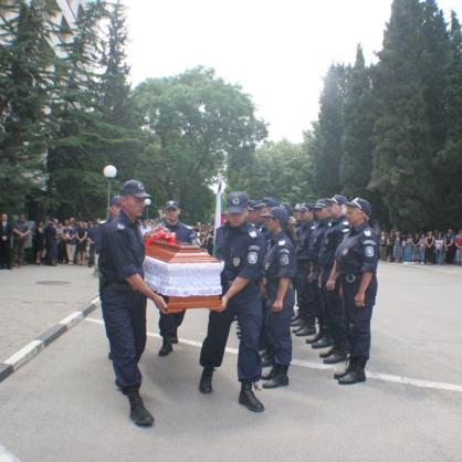 Поклонението пред говорителя на Областната дирекция на полицията в Стара Загора – Йонка Георгиева