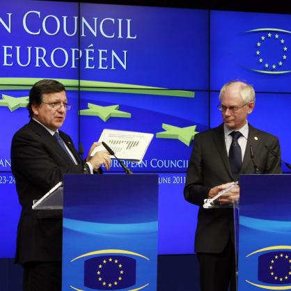 Херман Ван Ромпой и Жозе Мануел Барозу по време на европейския съвет в Брюксел