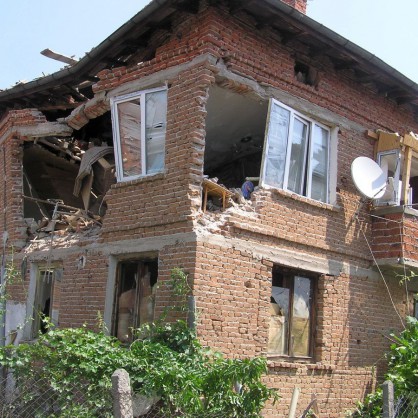 Разрушена от гръмнал бойлер къща в село Баничан, община Гоце Делчев