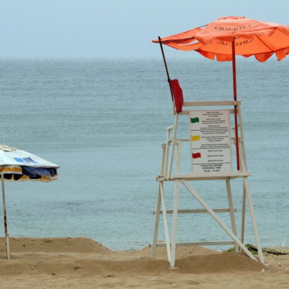 Плажовете на Варна опустяха заради лошото време