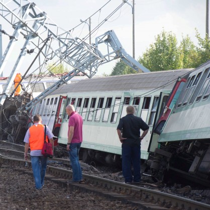 Загинали и ранени при влакова катастрофа в Полша
