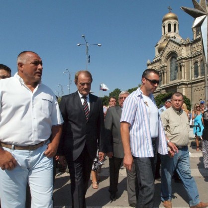 Бойко Борисов участва в литийно шествие за празника Успение Богородично във Варна