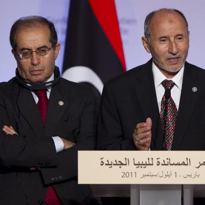 Преходният премиер на Либия Махмуд Джибрил и председателят на ПНС Мустафа Абдел Джалил