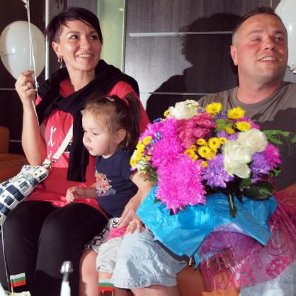 Полското семейство, чиято дъщеричка Мая, стана едномилионния пътник на летещи Варна