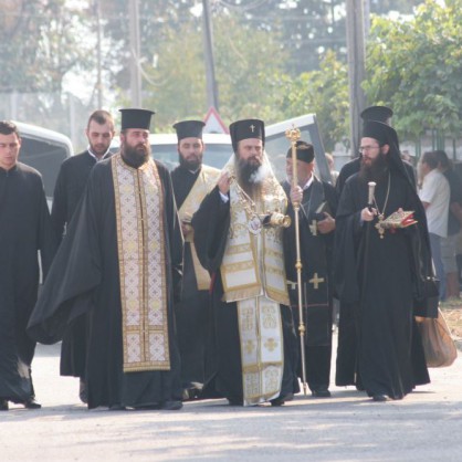 Пловдивският митрополит Николай пристигна в Катуница, за да извърши опелото на Павел