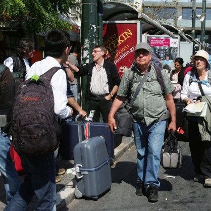 Туристите в Гърция са принудени да се движат пеша заради стачка в транспортния сектор
