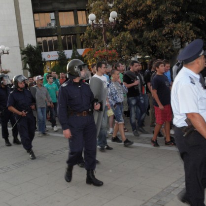 Мирно и без обидни скандирания по адрес на ромите приключи втория митинг-шествие в Благоевград.