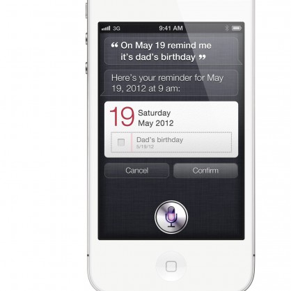 iPhone 4S отговаря на гласови команди