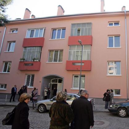 Министърът на регионалното развитие и благоустройството Лиляна Павлова откри три обновени жилищни сгради в столицата