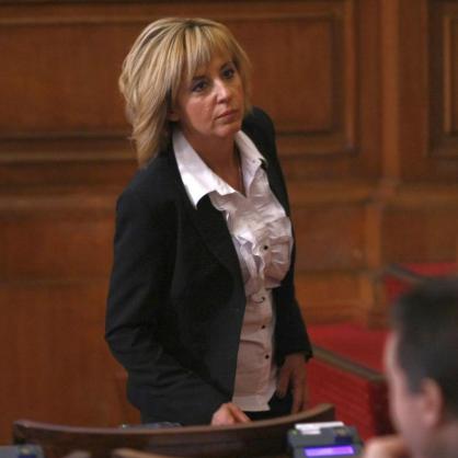 Мая Манолова - депутат от БСП