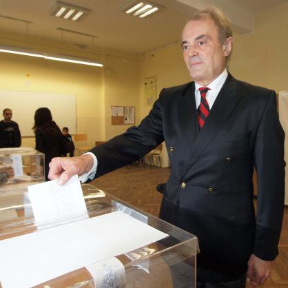 Кирил Йорданов гласува във Варна