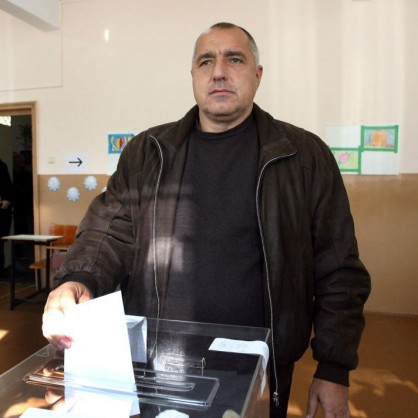Премиерът Бойко Борисов гласува в 78 СОУ „Христо Смирненски” в Банкя