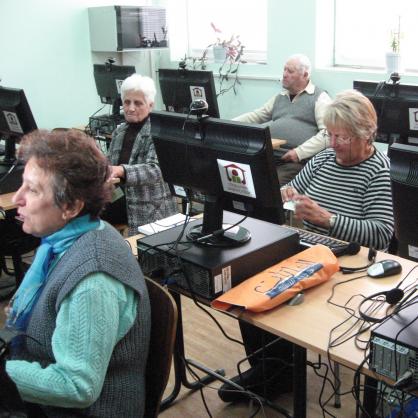 Безплатен курс по компютърно обучение на пенсионери в Русе
