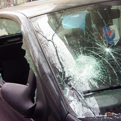 Потрошиха автомобила на журналиста и кандидат-кмет Валентин Великов във Варна