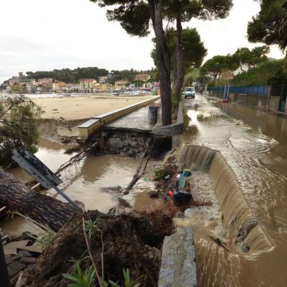 Проливните дъждове, които се изляха в половин Италия, опустошиха и остров Елба