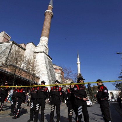 Стрелба в центъра на Истанбул, в района на двореца Топкапъ