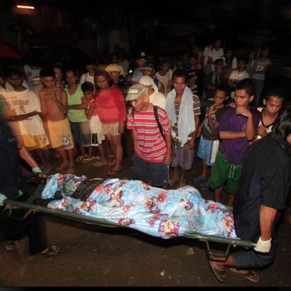 Самолет се разби в Манила, 13 загинаха