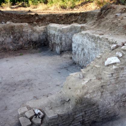 Археолози разкриха късноантична крепост на нос Свети Атанас до Бяла