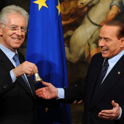 Силвио Берлускони подаде оставка, постът му беше поет от Марио Монти