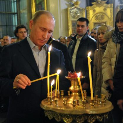Руска Коледа, Путин пали свещ
