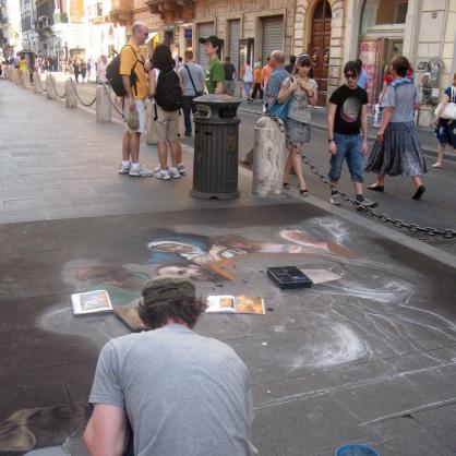 Туристи по улиците на Рим