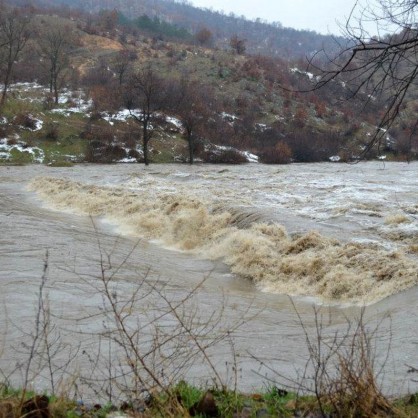 Наводнение в Харманли - Харманлийската река Олу Дере също прелива