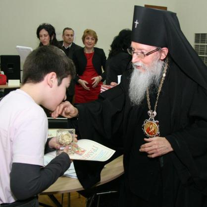 Сливенския митрополит Йоаникий бе специален гост на ученическото състезание по религия
