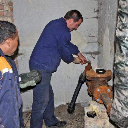 ВиК Варна спря водата на цял вход на жилищен блок