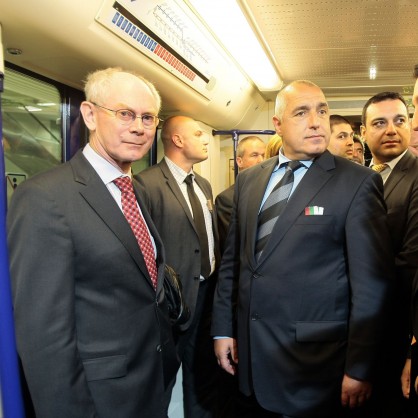 Херман Ван Ромпой и премиерът се повозиха на метрото