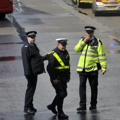 Полицията евакуира офис сграда в Лондон и отцепи района
