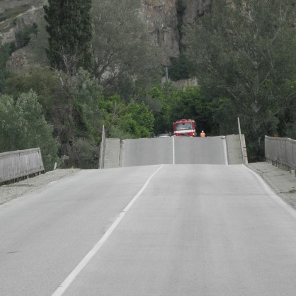 Срути се мостът над река Струма при петричкото село Рибник