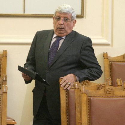 Министърът на отбраната Аню Ангелов в парламента
