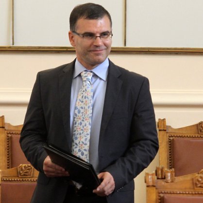 Министърът на финансите Симеон Дянков в парламента